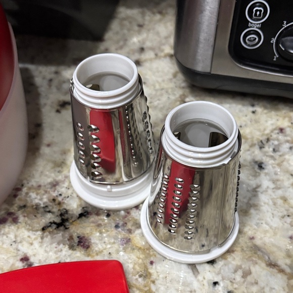 Tupperware's cheese mill - Picture 5 of 7